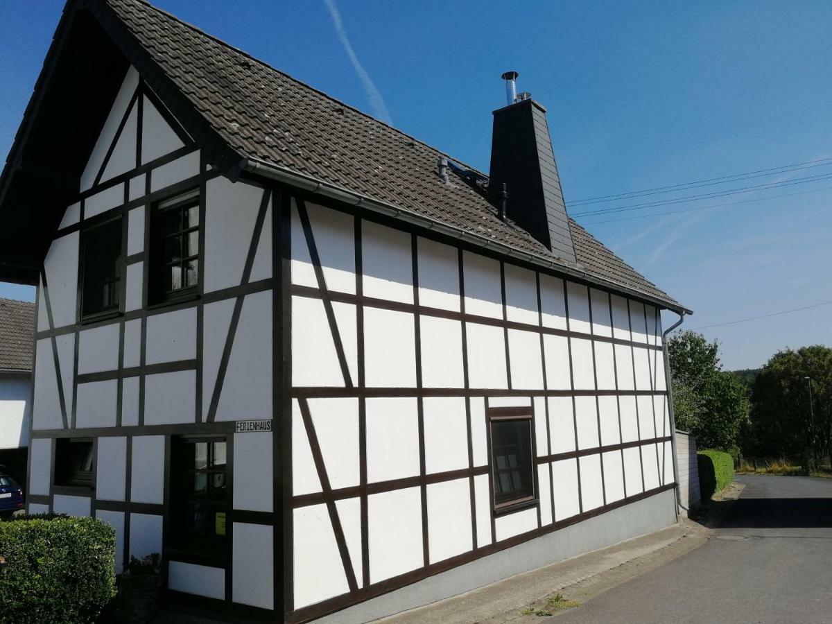 Eifel Ferienhaus Luna Ohlenhard Buitenkant foto