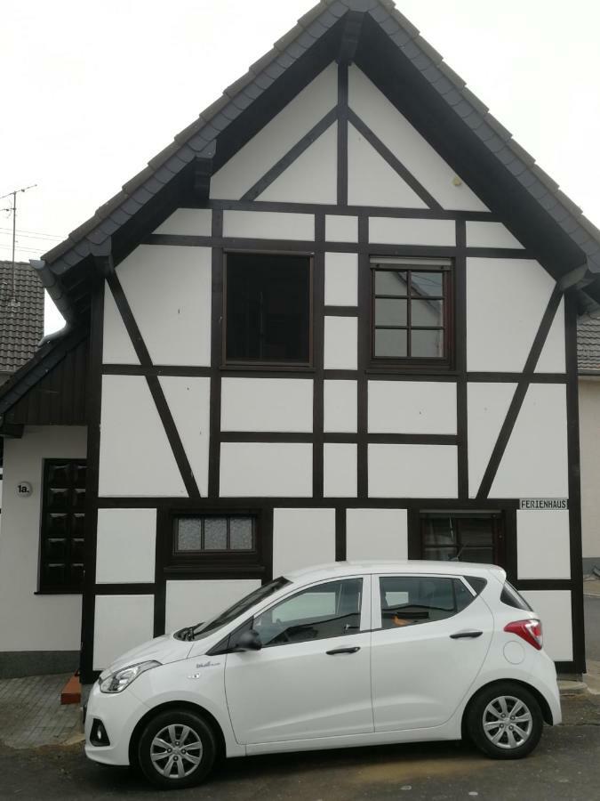 Eifel Ferienhaus Luna Ohlenhard Buitenkant foto